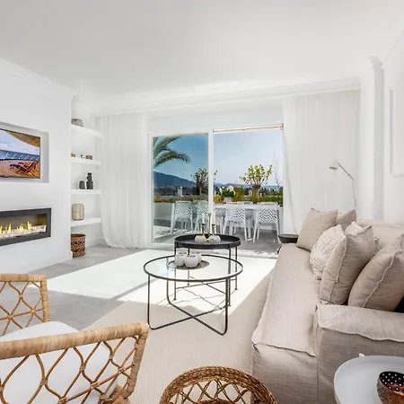 Bella Vista Puerto Banus With Sea Views *