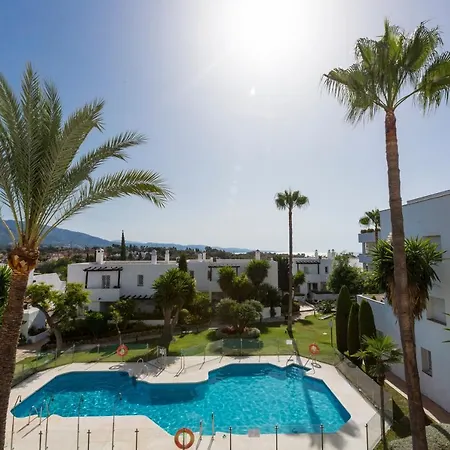 Bella Vista Puerto Banus With Sea Views *