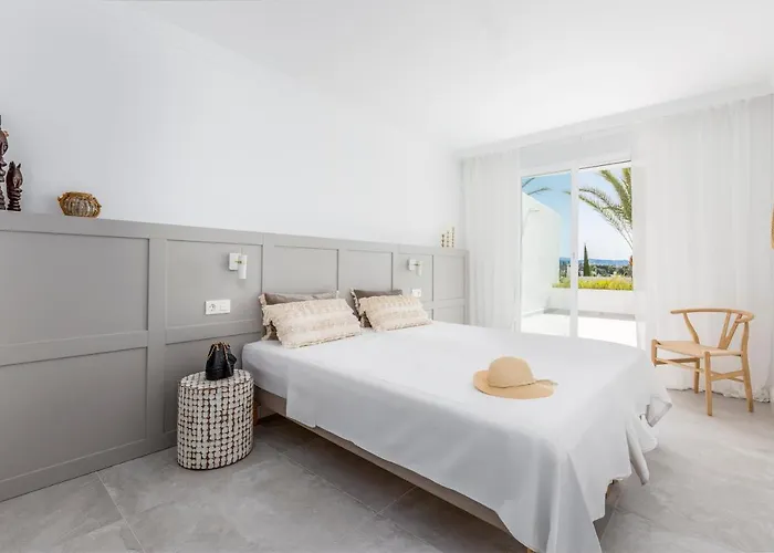 Bella Vista Puerto Banus With Sea Views *