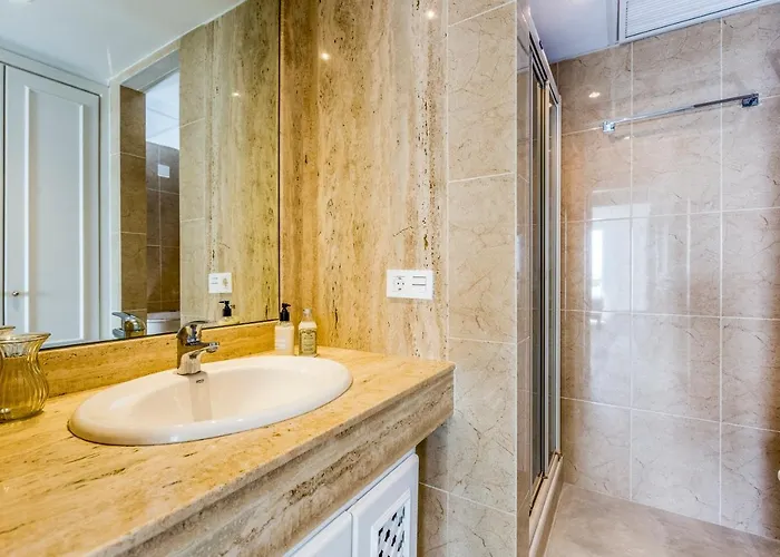 Bella Vista Puerto Banus With Sea Views *