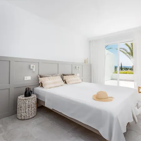 Bella Vista Puerto Banus With Sea Views *