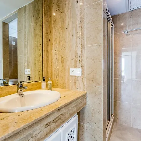 Bella Vista Puerto Banus With Sea Views *